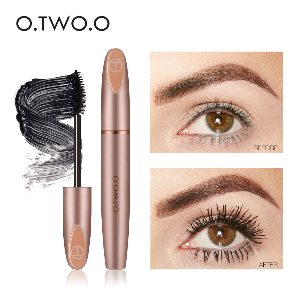 O.TWO.O long and thick mascara fiber paste is sweat-proof and does not smudge